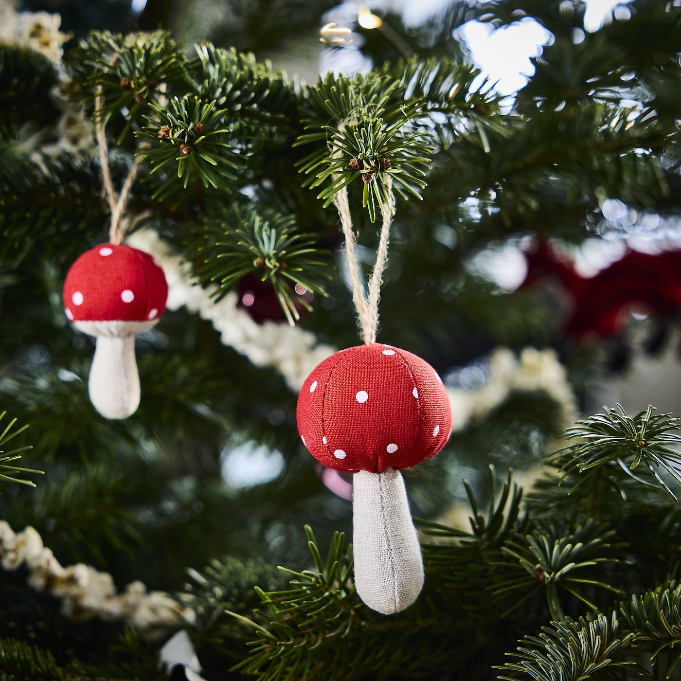 Baubles für den Baum, Set 8, rotes/naturfarbenes Pilzmotiv